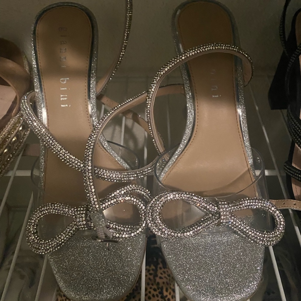 Gianni Bini Bow Heels